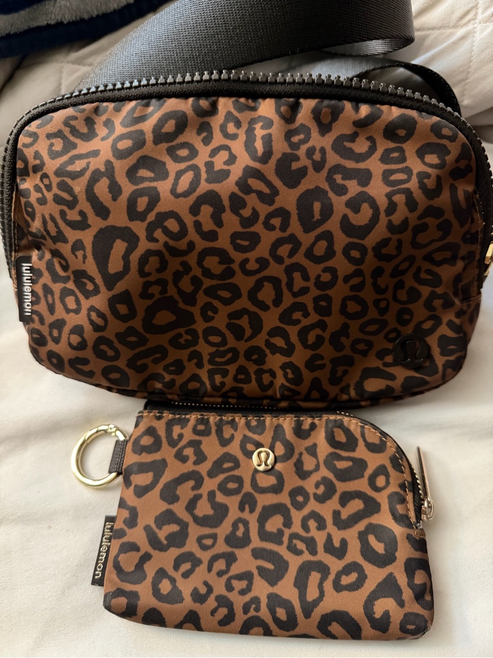 lululemon Leopardo 1L Everywhere Belt Bag & Clippable Card Pouch